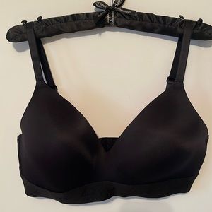 NWT Victoria’s Secret PINK Wear Everywhere Wireless Lightly Padded Bra